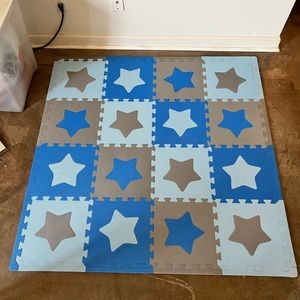Tadpoles™ by Sleeping Partners Stars 16-Piece Playmat Set in Blue/Grey